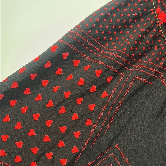 Disney Alice in Wonderland queen of hearts Red and Black Women's Tunic Top Mediu - Picture 2 of 9